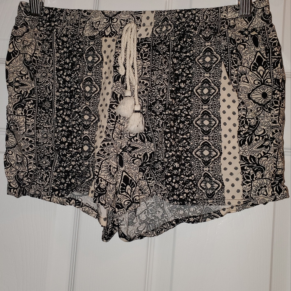 Black and Cream Flower Shorts